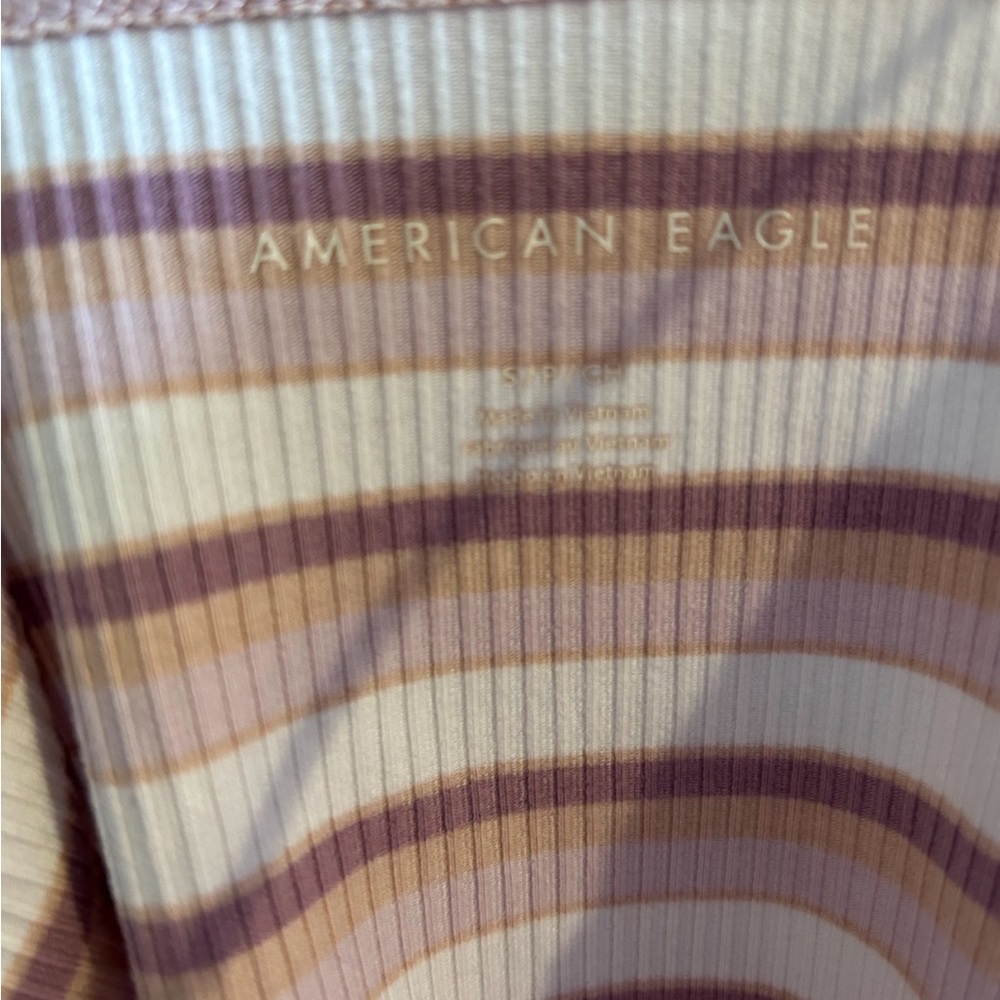 American Eagle tiny top - Picture 2 of 3